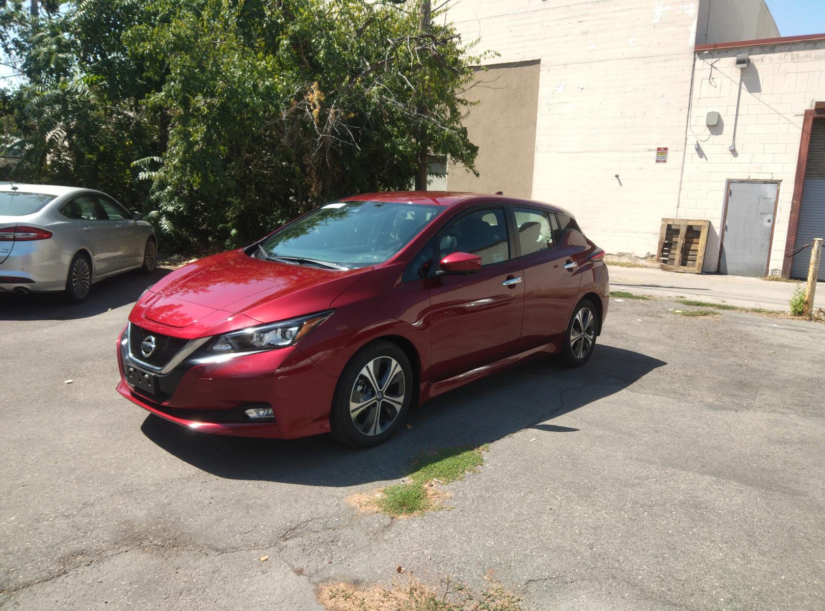 2021 /Black Nissan LEAF SV (1N4AZ1CV0MC) with an ELECTRIC engine, CVT transmission, located at 3605 W Overland Rd., Boise, ID, 83705, (208) 863-0063, 43.589729, -116.226181 - This 2021 Nissan Leaf is an electric vehicle that is in excellent condition with 17K miles on it. The exterior is a beautiful maroon, with black cloth interior. To seat up a test drive on this great electric car, call us at 208 863-0063 to set up a time. Or stop by to see it. - Photo #0