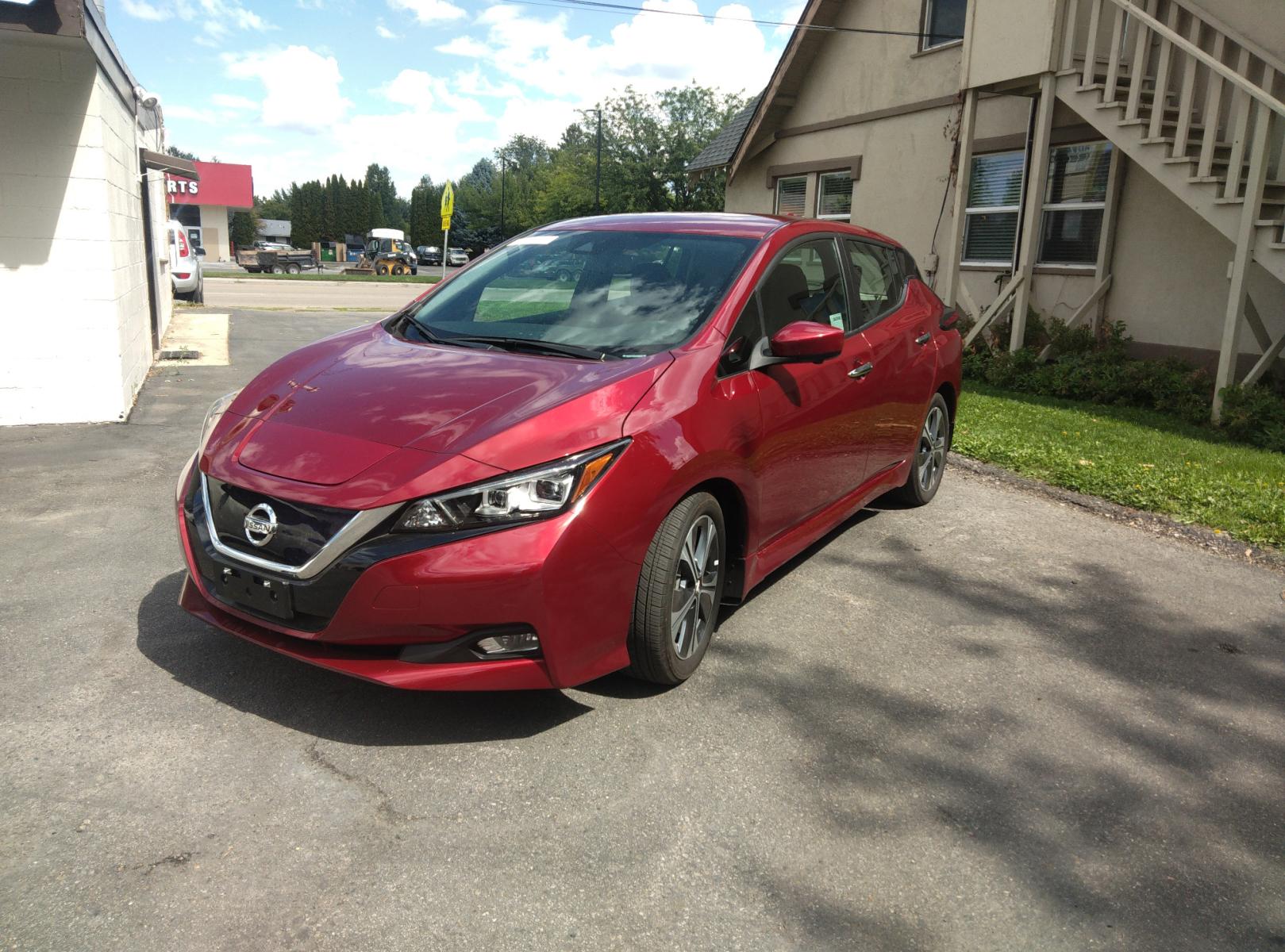 2021 /Black Nissan LEAF SV (1N4AZ1CV0MC) with an ELECTRIC engine, CVT transmission, located at 3605 W Overland Rd., Boise, ID, 83705, (208) 863-0063, 43.589729, -116.226181 - This 2021 Nissan Leaf is an electric vehicle that is in excellent condition with 17K miles on it. The exterior is a beautiful maroon, with black cloth interior. To seat up a test drive on this great electric car, call us at 208 863-0063 to set up a time. Or stop by to see it. - Photo #11
